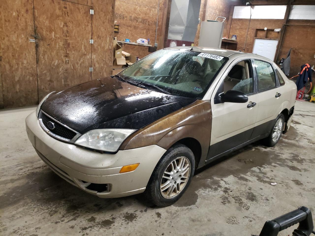 Photo 2 from auction – 2007 FORD FOCUS ZX4 with VIN 1FAFP34N57W338987
