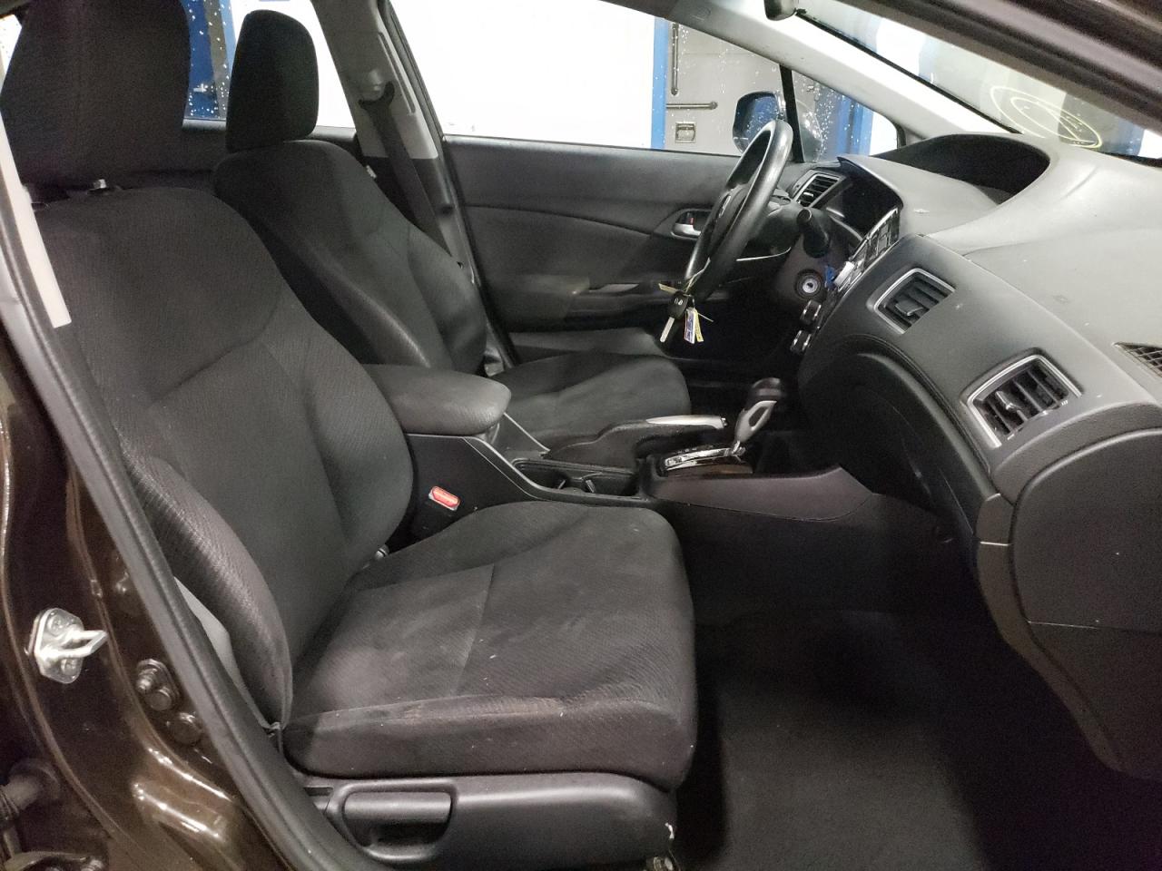 Photo 5 from auction – 2013 HONDA CIVIC LX with VIN 2HGFB2F50DH597642