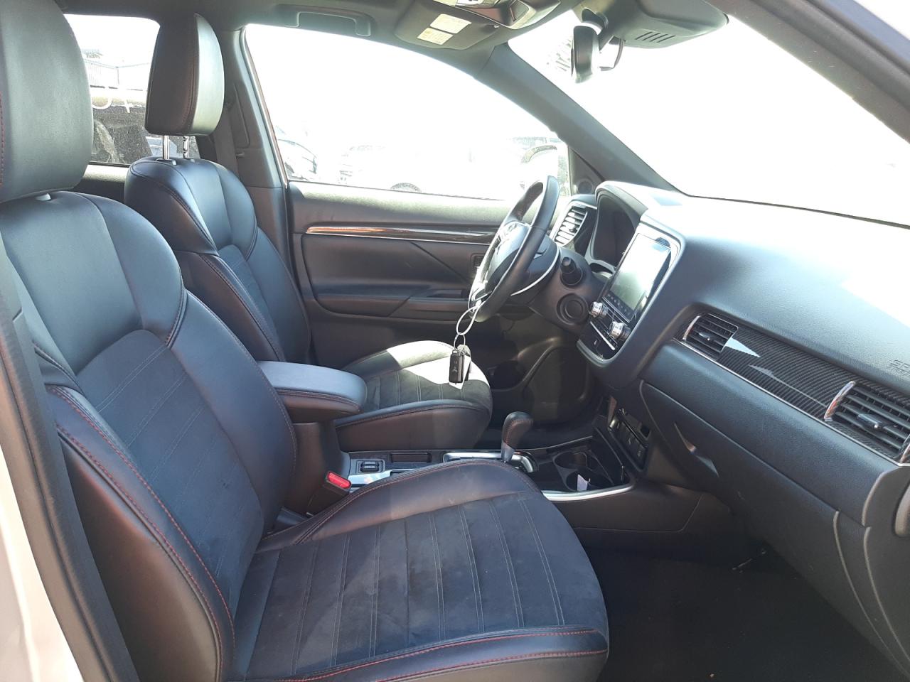 Photo 5 from auction – 2020 MITSUBISHI OUTLANDER with VIN JA4AD3A30LZ007186