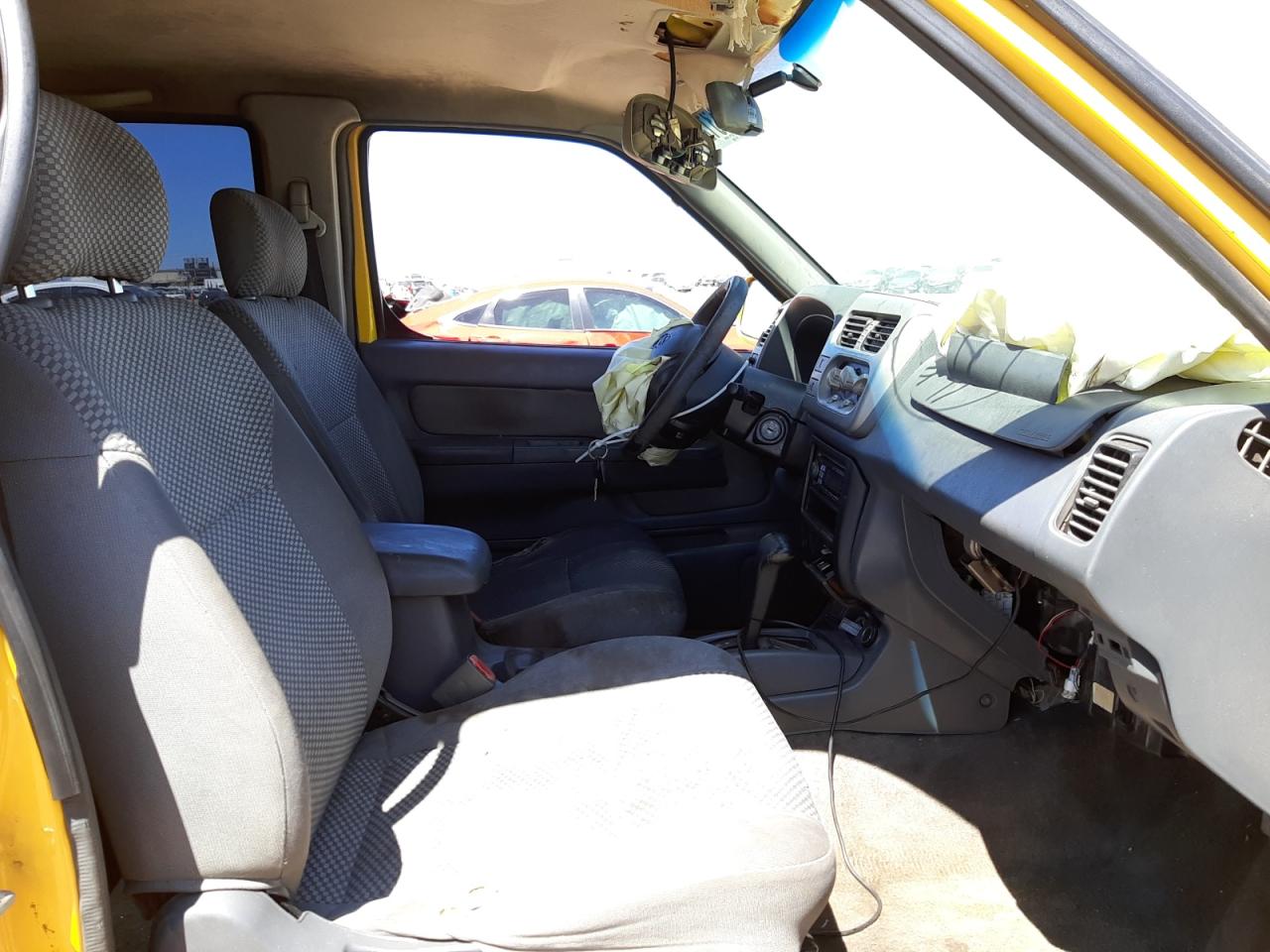 Photo 5 from auction – 2001 NISSAN FRONTIER C with VIN 1N6ED27T41C379183