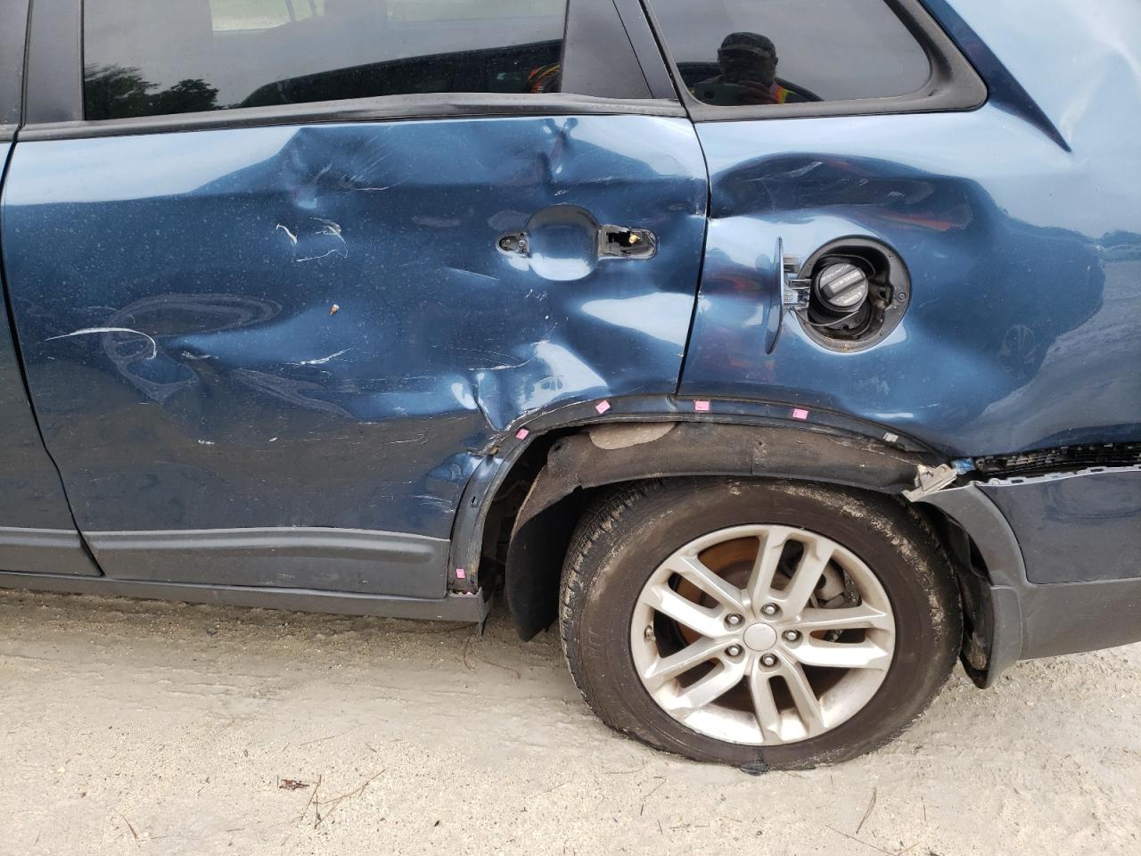Photo 9 from auction – 2014 KIA SORENTO LX with VIN 5XYKT4A69EG514697