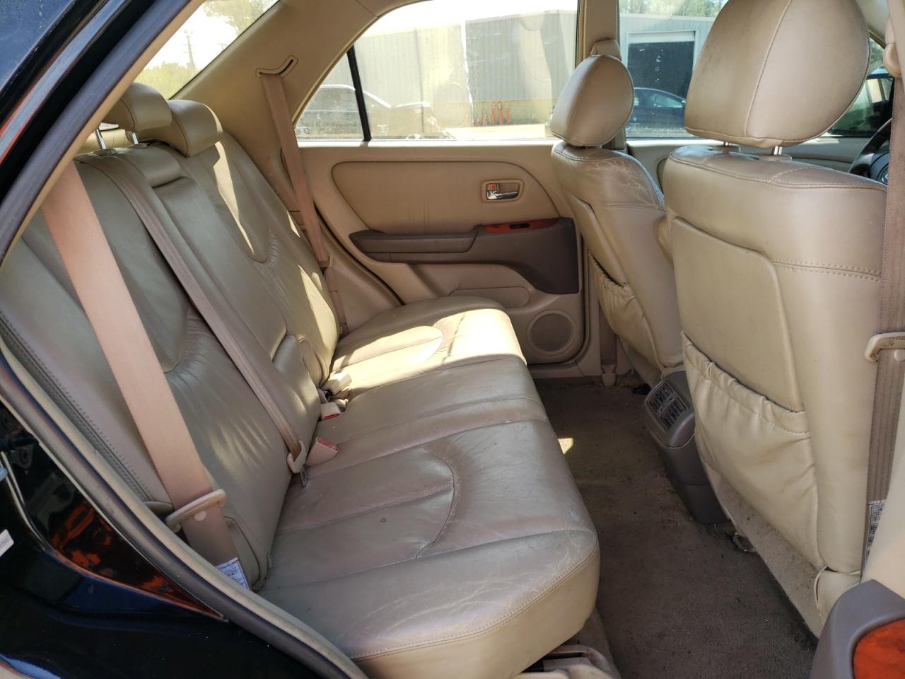 Photo 6 from auction – 2002 LEXUS RX 300 with VIN JTJHF10U920237595