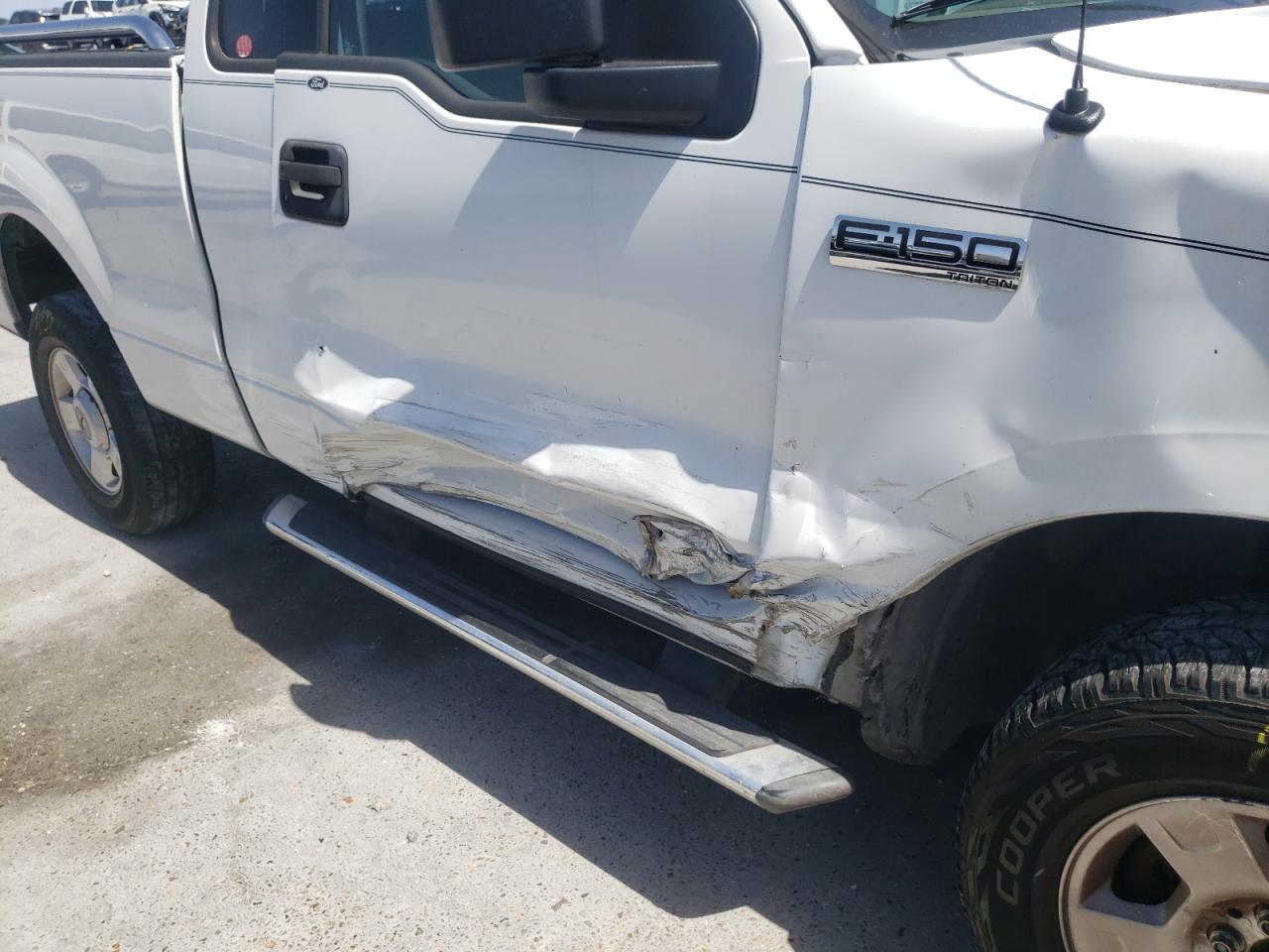 Photo 9 from auction – 2004 FORD F150 with VIN 1FTRF14WX4NA79566