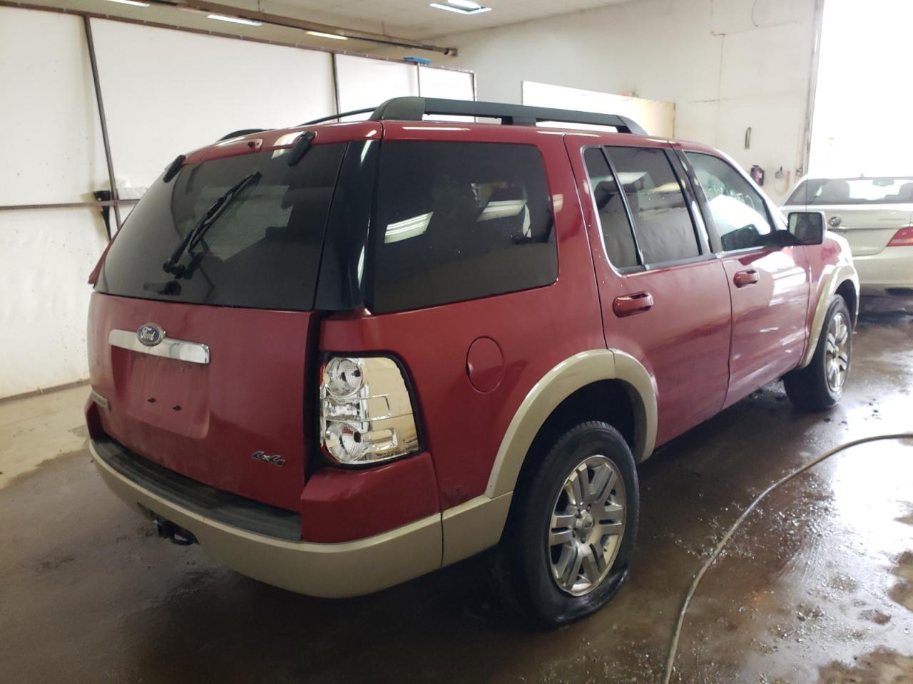 Photo 4 from auction – 2010 FORD EXPLORER E with VIN 1FMEU7EE6AUA75170