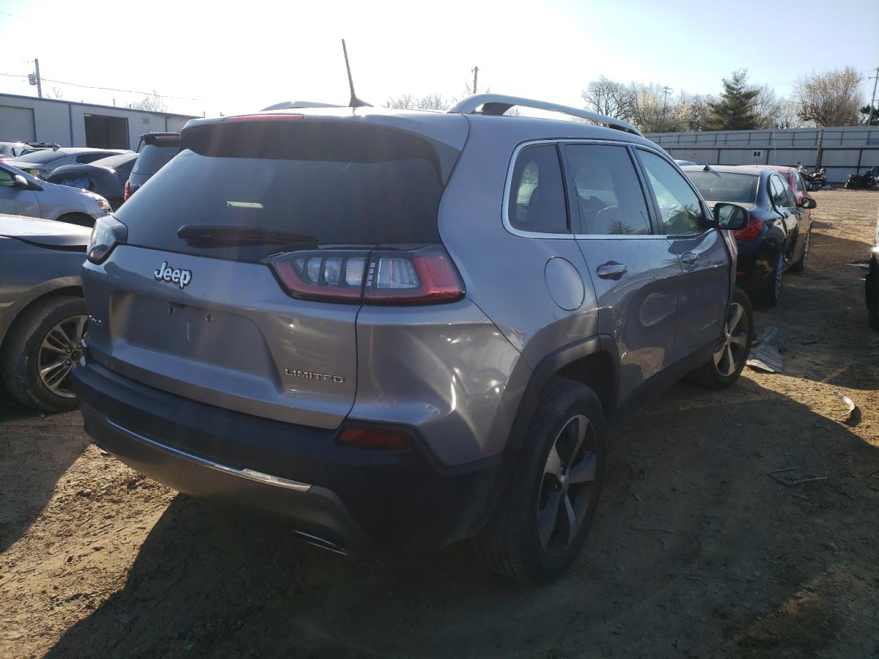 Photo 4 from auction – 2020 JEEP CHEROKEE L with VIN 1C4PJMDX3LD612071
