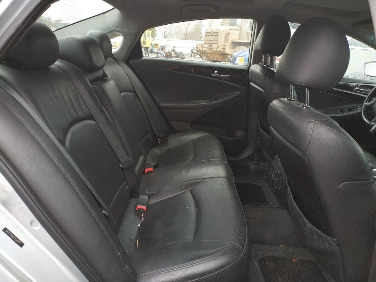 Photo 6 from auction – 2012 HYUNDAI SONATA SE with VIN 5NPEC4AB6CH399041