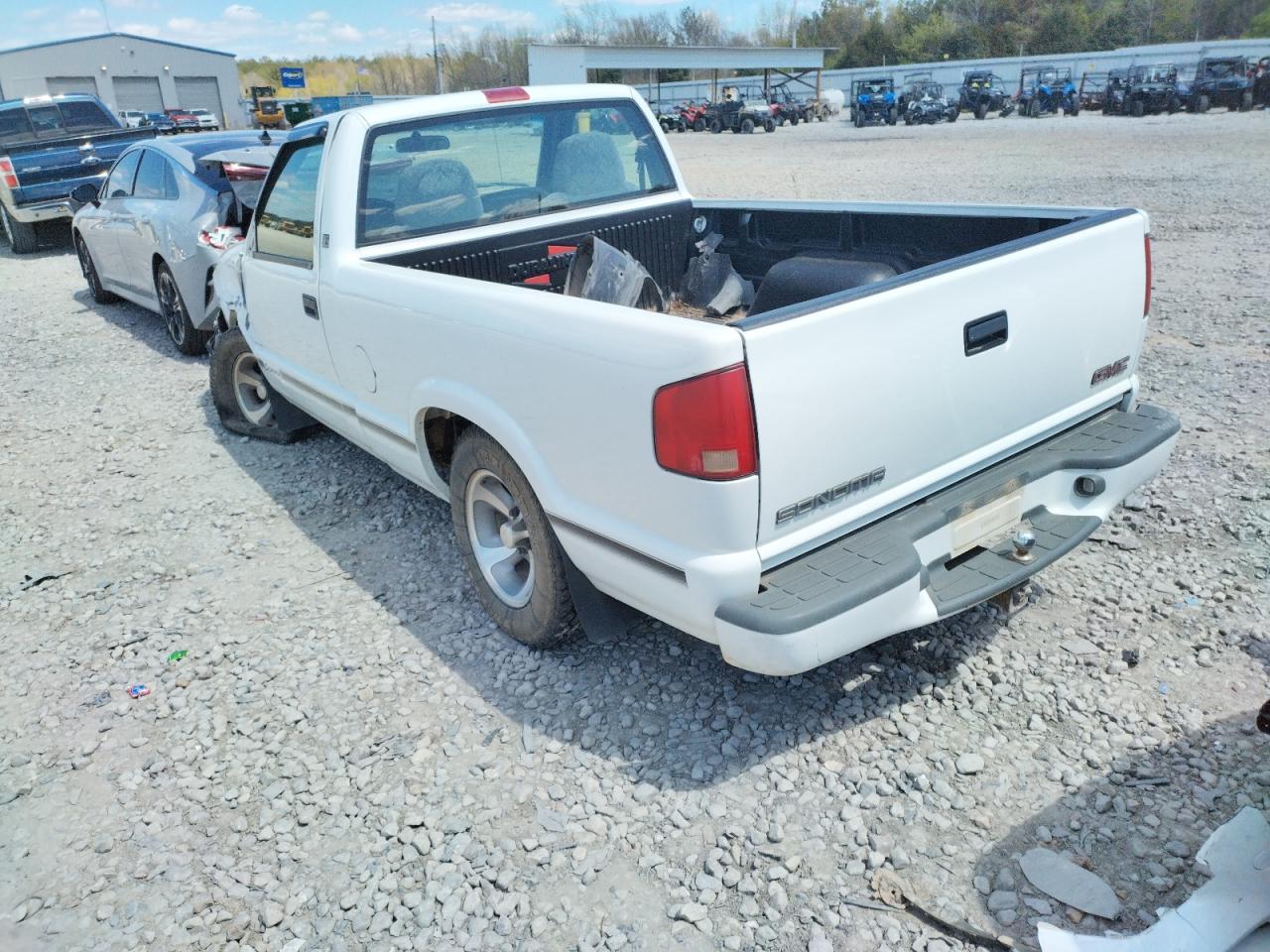 Photo 3 from auction – 1998 GMC SONOMA with VIN 1GTCS14X2W8504855