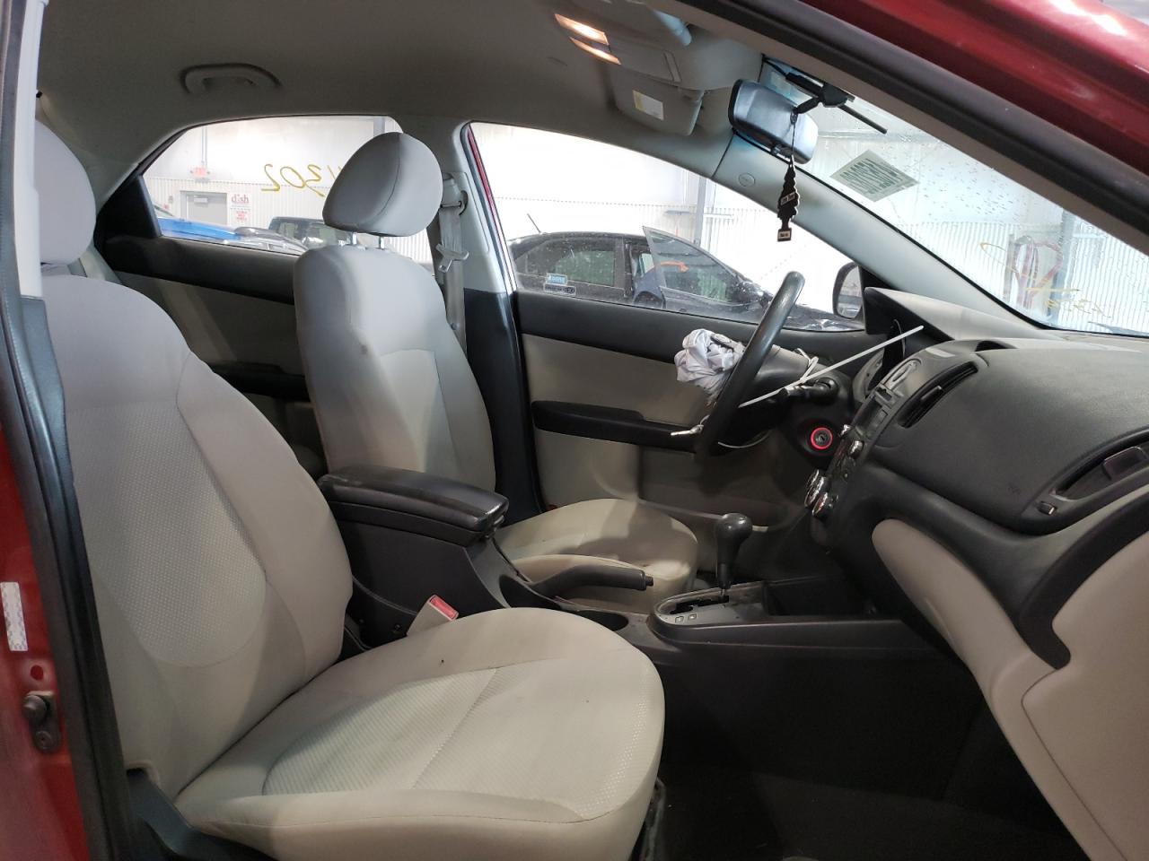 Photo 5 from auction – 2010 KIA FORTE with VIN KNAFU4A2XA5165528
