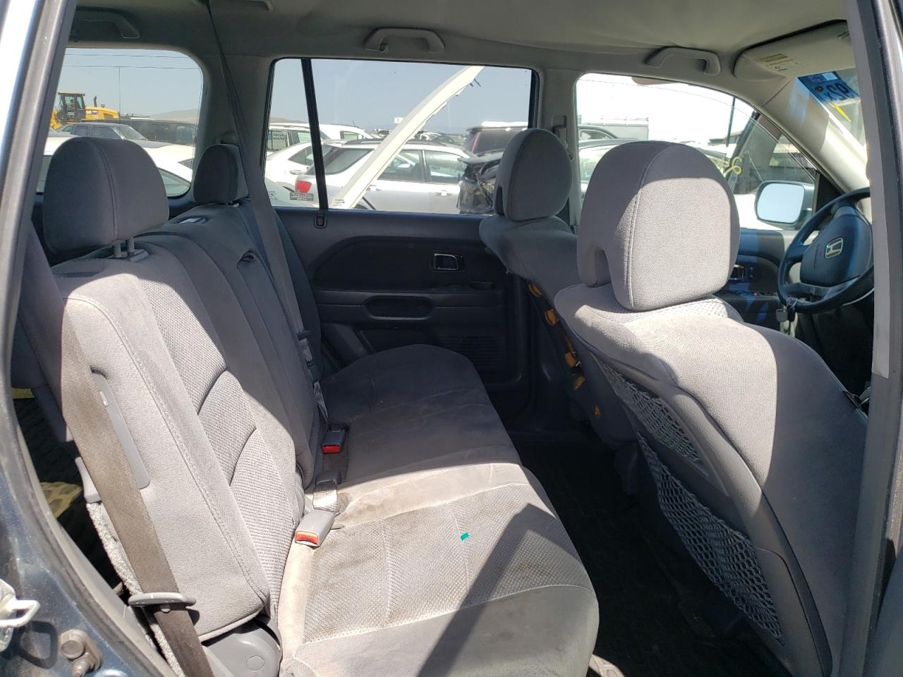 Photo 6 from auction – 2006 HONDA PILOT EX with VIN 2HKYF18456H538073