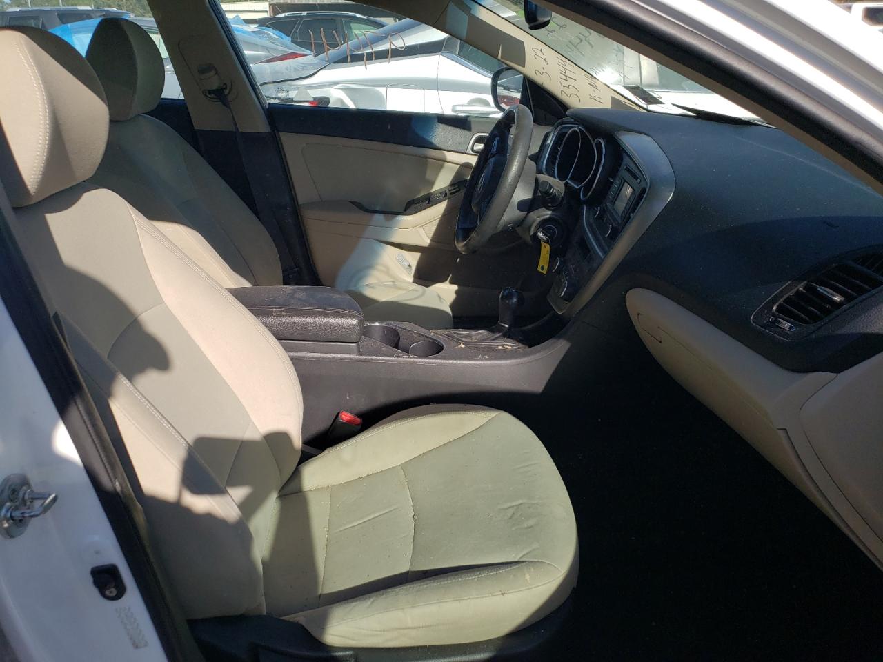 Photo 5 from auction – 2015 KIA OPTIMA LX with VIN KNAGM4A74F5535444
