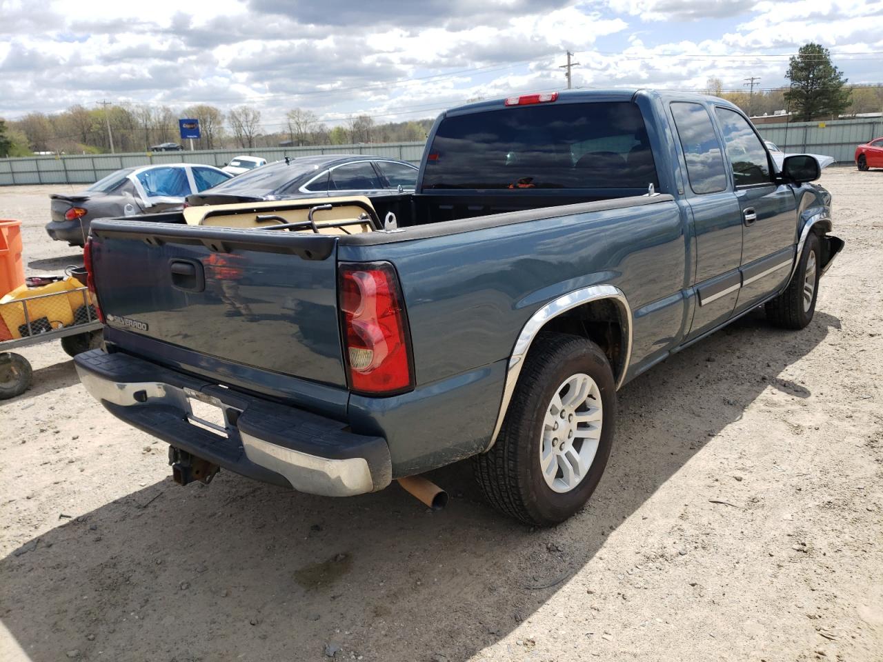 Photo 4 from auction – 2006 CHEVROLET SILVERADO with VIN 1GCEC19Z96Z264617