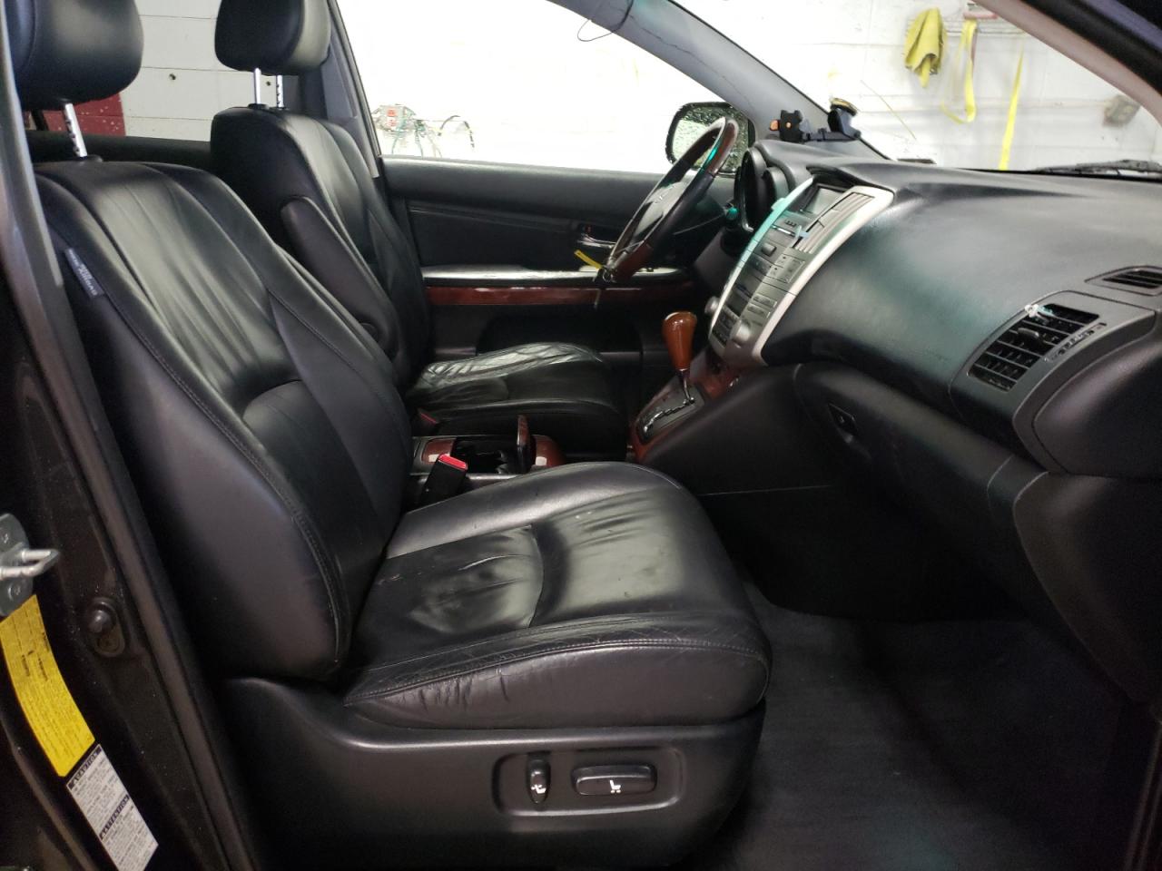 Photo 5 from auction – 2004 LEXUS RX 330 with VIN JTJHA31UX40054427
