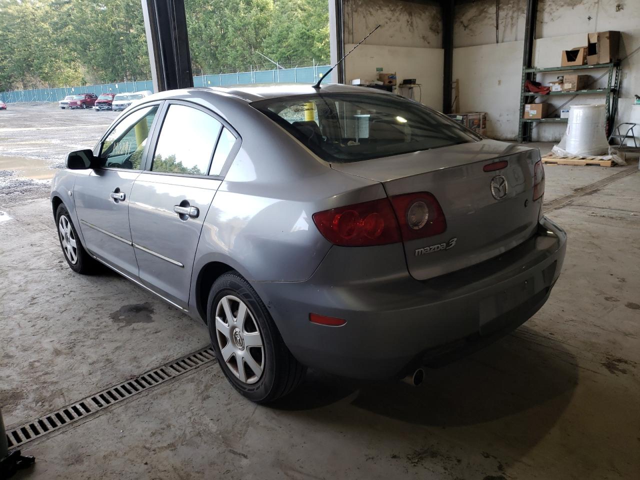 Photo 3 from auction – 2005 MAZDA 3 I with VIN JM1BK12F651346632