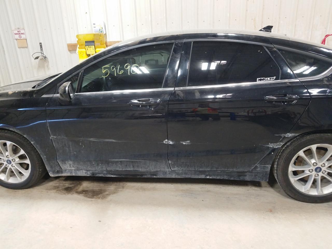 Photo 9 from auction – 2019 FORD FUSION SE with VIN 3FA6P0HD6KR276415