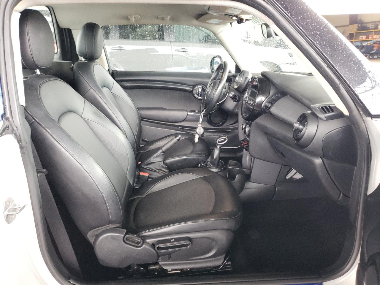 Photo 5 from auction – 2016 MINI COOPER with VIN WMWXP5C5XG3B77193