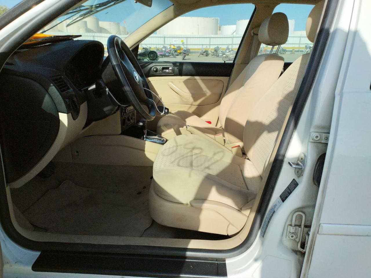 Photo 5 from auction – 2002 VOLKSWAGEN JETTA GL with VIN 3VWRK69M32M025630