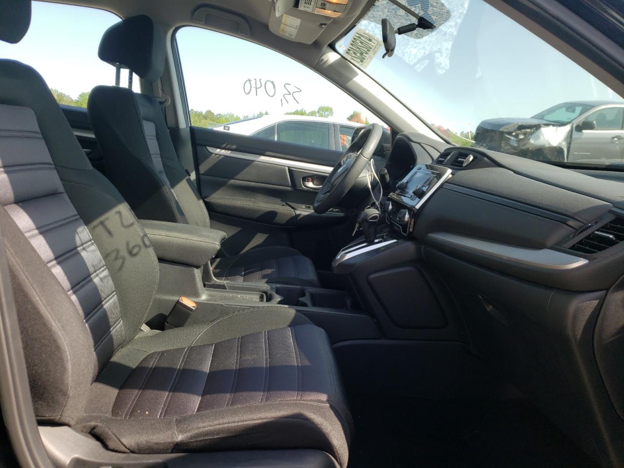 Photo 5 from auction – 2017 HONDA CR-V LX with VIN 7FARW5H39HE014742