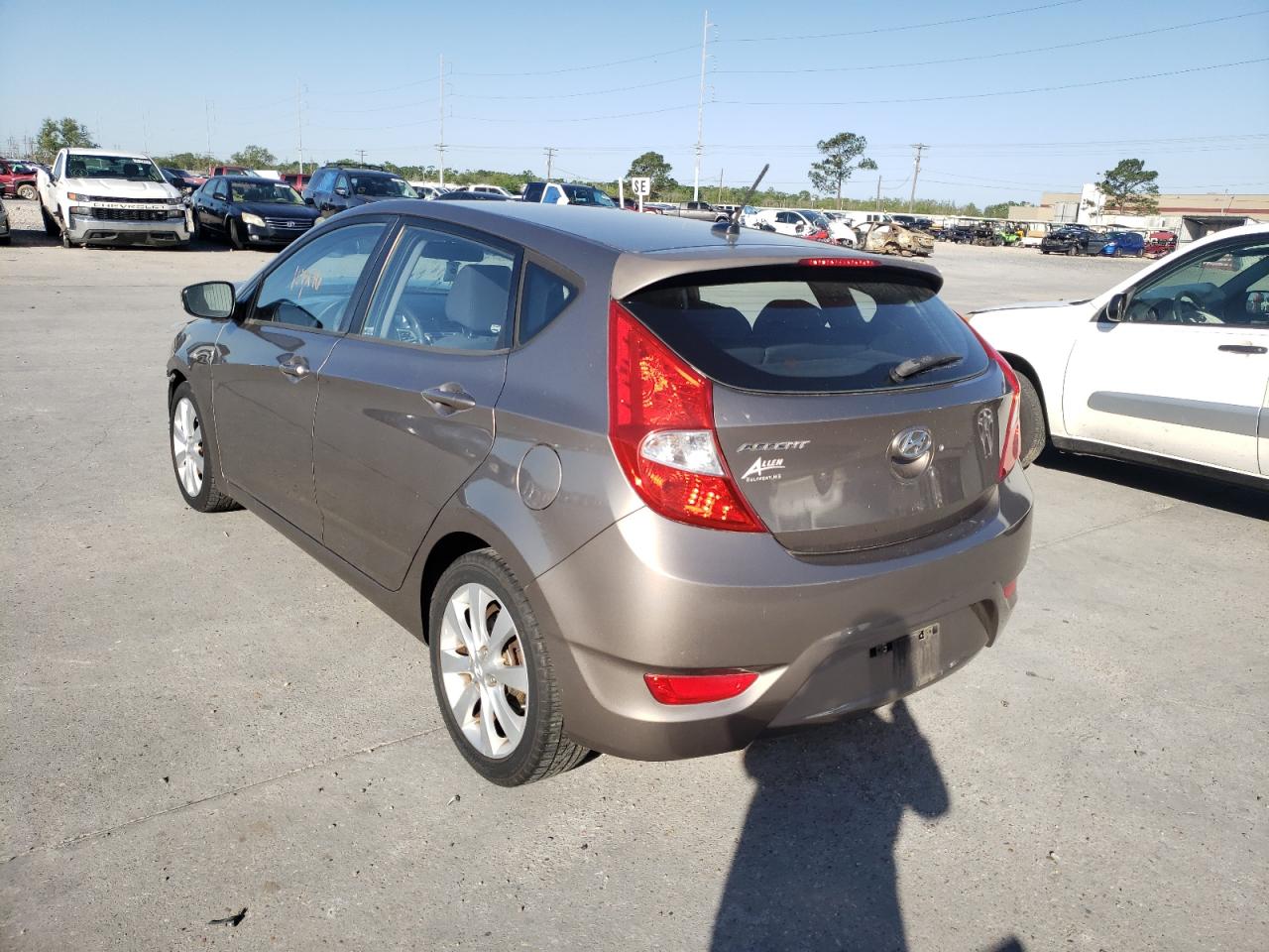 Photo 3 from auction – 2013 HYUNDAI ACCENT GLS with VIN KMHCU5AE2DU073034