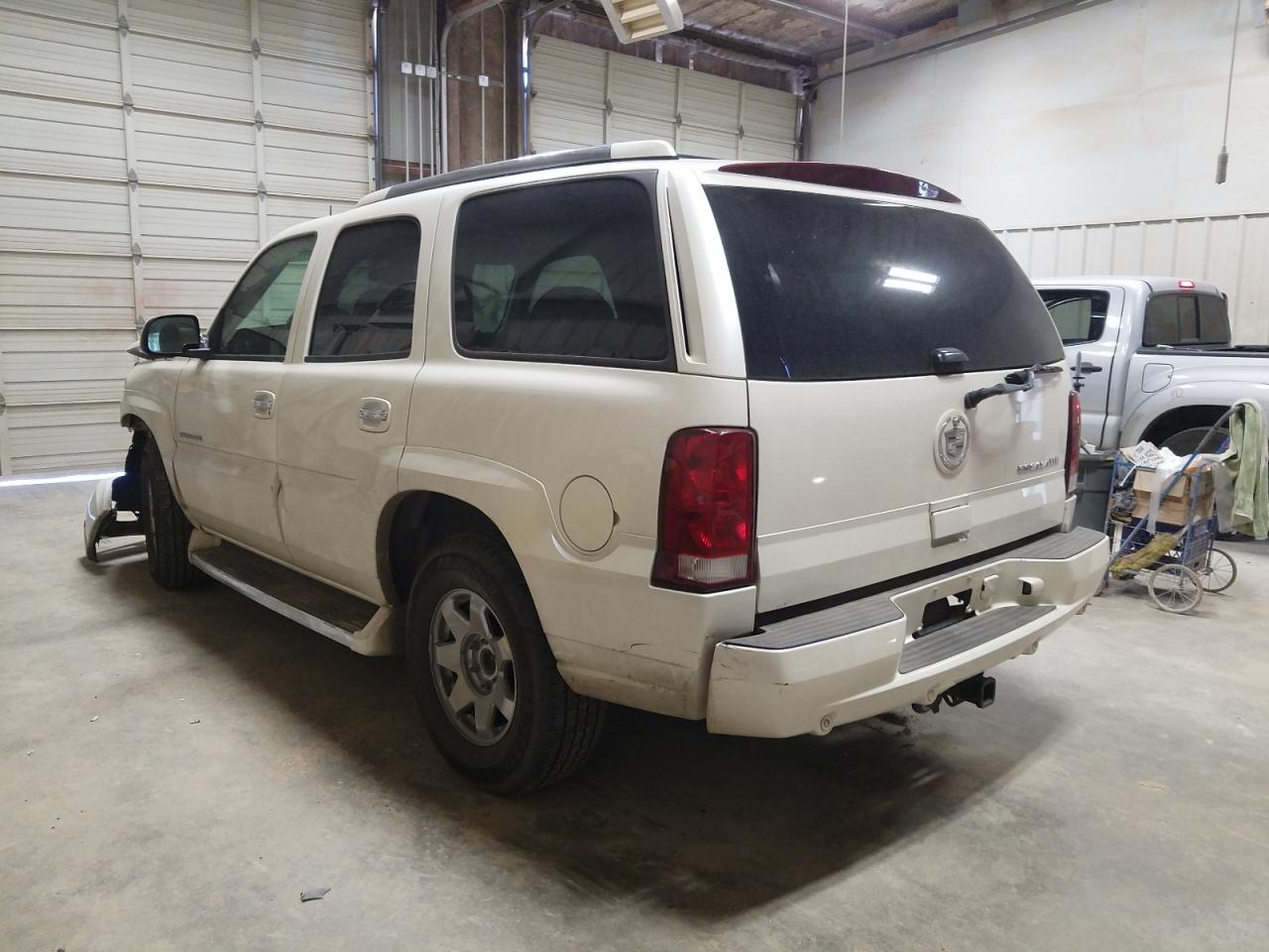 Photo 3 from auction – 2005 CADILLAC ESCALADE L with VIN 1GYEC63T65R123353