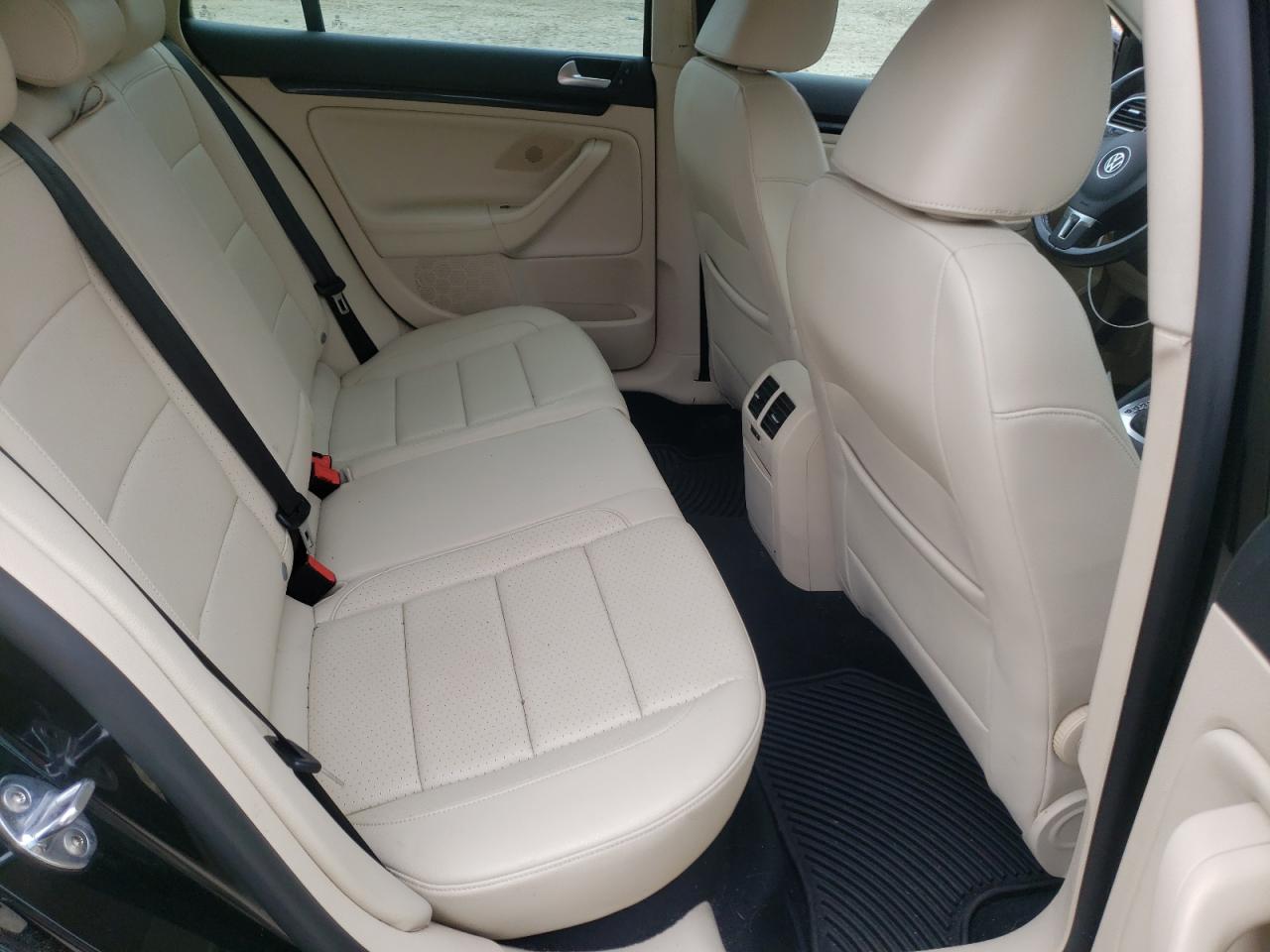 Photo 6 from auction – 2013 VOLKSWAGEN JETTA with VIN 3VWPL7AJXDM691835
