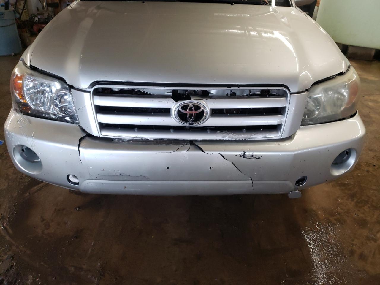 Photo 9 from auction – 2004 TOYOTA HIGHLANDER with VIN JTEDP21A440005302