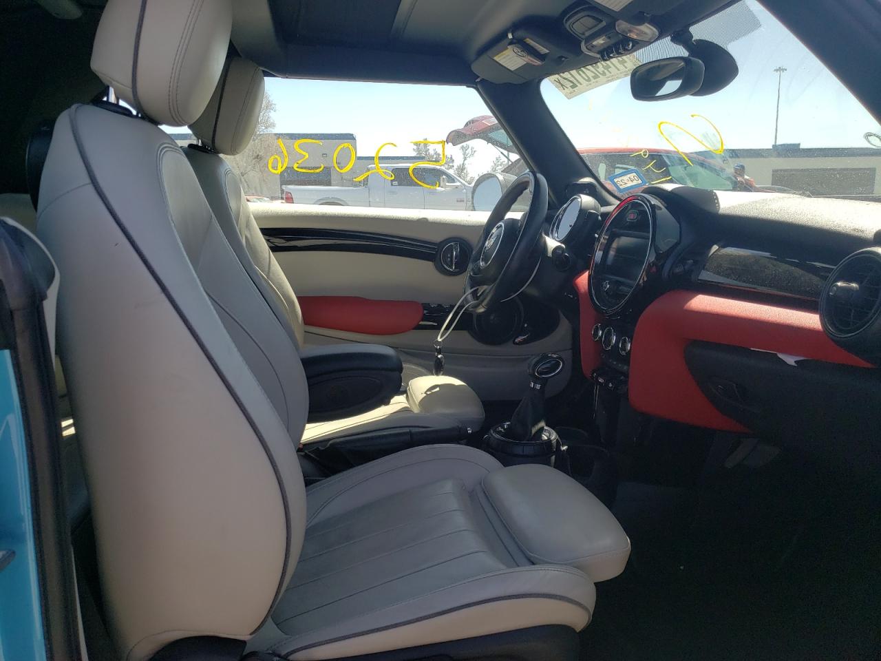 Photo 5 from auction – 2017 MINI COOPER S with VIN WMWWG9C38H3C82334