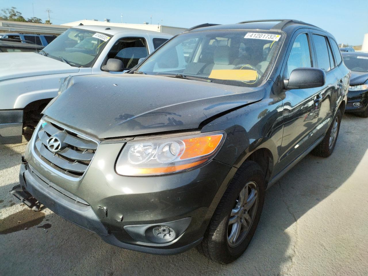 Photo 2 from auction – 2010 HYUNDAI SANTA FE G with VIN 5NMSGDAB9AH365824