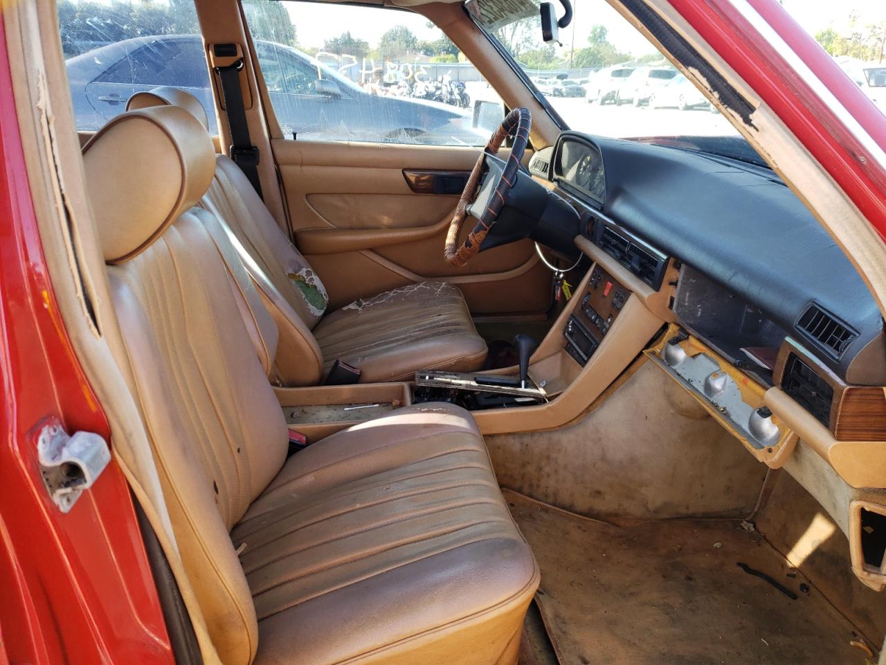 Photo 5 from auction – 1983 MERCEDES-BENZ 300 SD with VIN WDBCB20A2DB035336