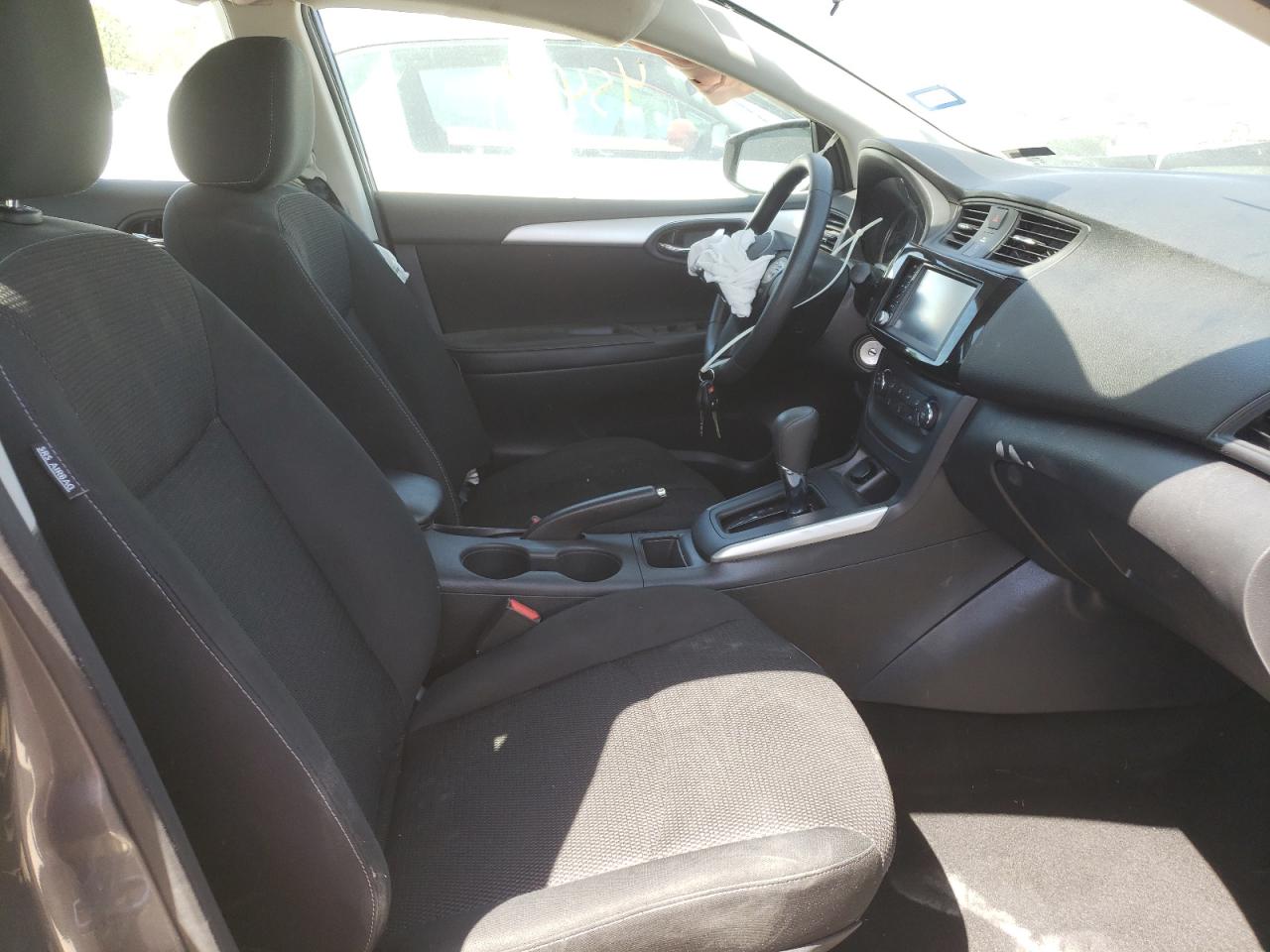 Photo 5 from auction – 2019 NISSAN SENTRA with VIN 3N1AB7AP3KY320489