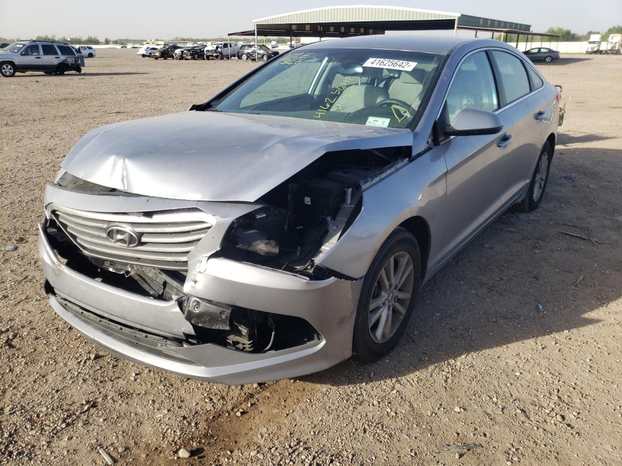 Photo 2 from auction – 2017 HYUNDAI SONATA SE with VIN 5NPE24AF8HH470382