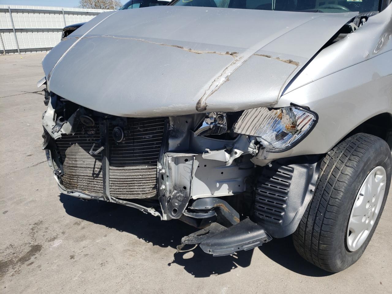 Photo 9 from auction – 2002 TOYOTA SIENNA CE with VIN 4T3ZF19C32U489114