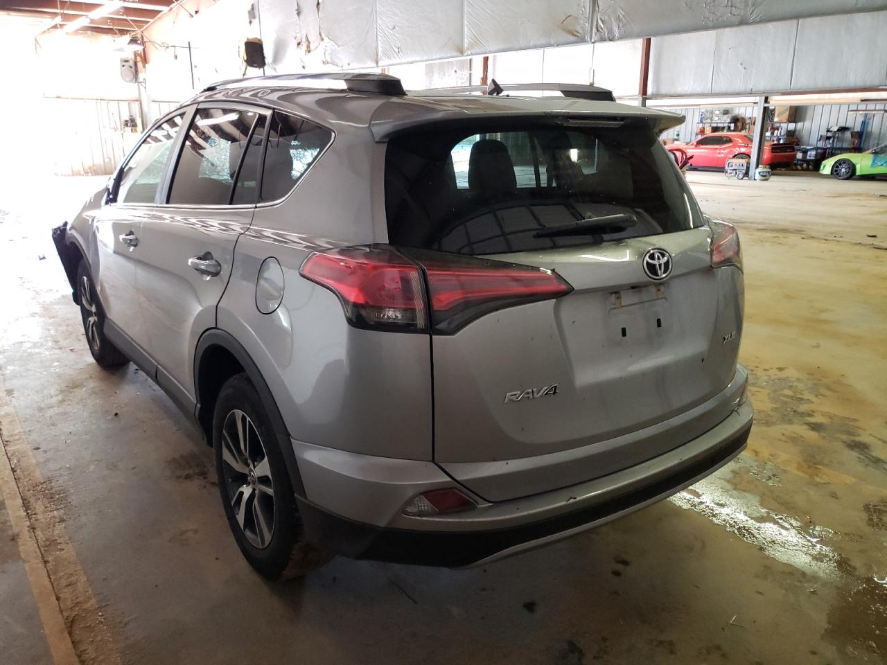 Photo 3 from auction – 2017 TOYOTA RAV4 XLE with VIN 2T3WFREV9HW384529