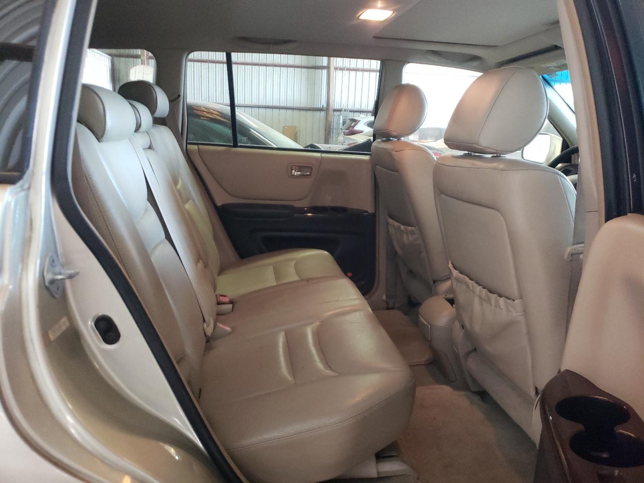 Photo 6 from auction – 2002 TOYOTA HIGHLANDER with VIN JTEHF21A720079976
