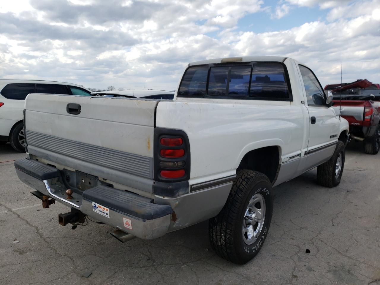 Photo 4 from auction – 1994 DODGE RAM 1500 with VIN 3B7HF16Y1RM540858