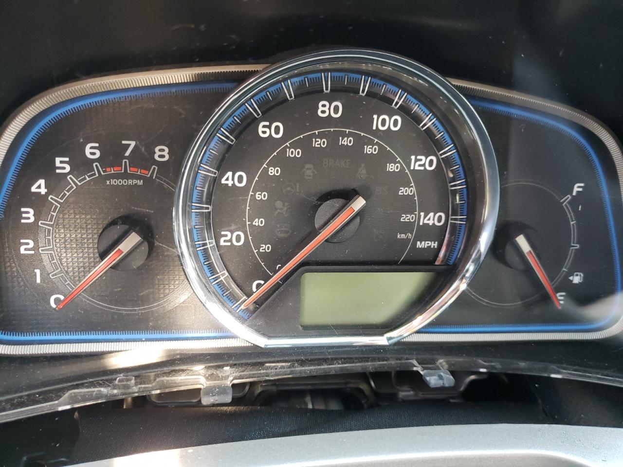 Photo 8 from auction – 2014 TOYOTA RAV4 LIMIT with VIN 2T3DFREV0EW147852