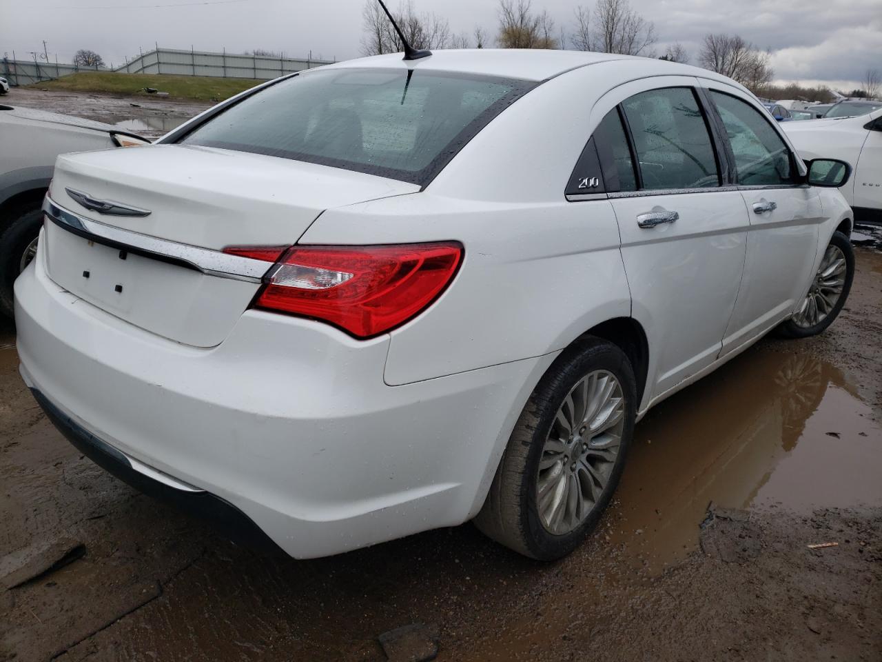 Photo 4 from auction – 2012 CHRYSLER 200 LIMITE with VIN 1C3CCBCG9CN326495