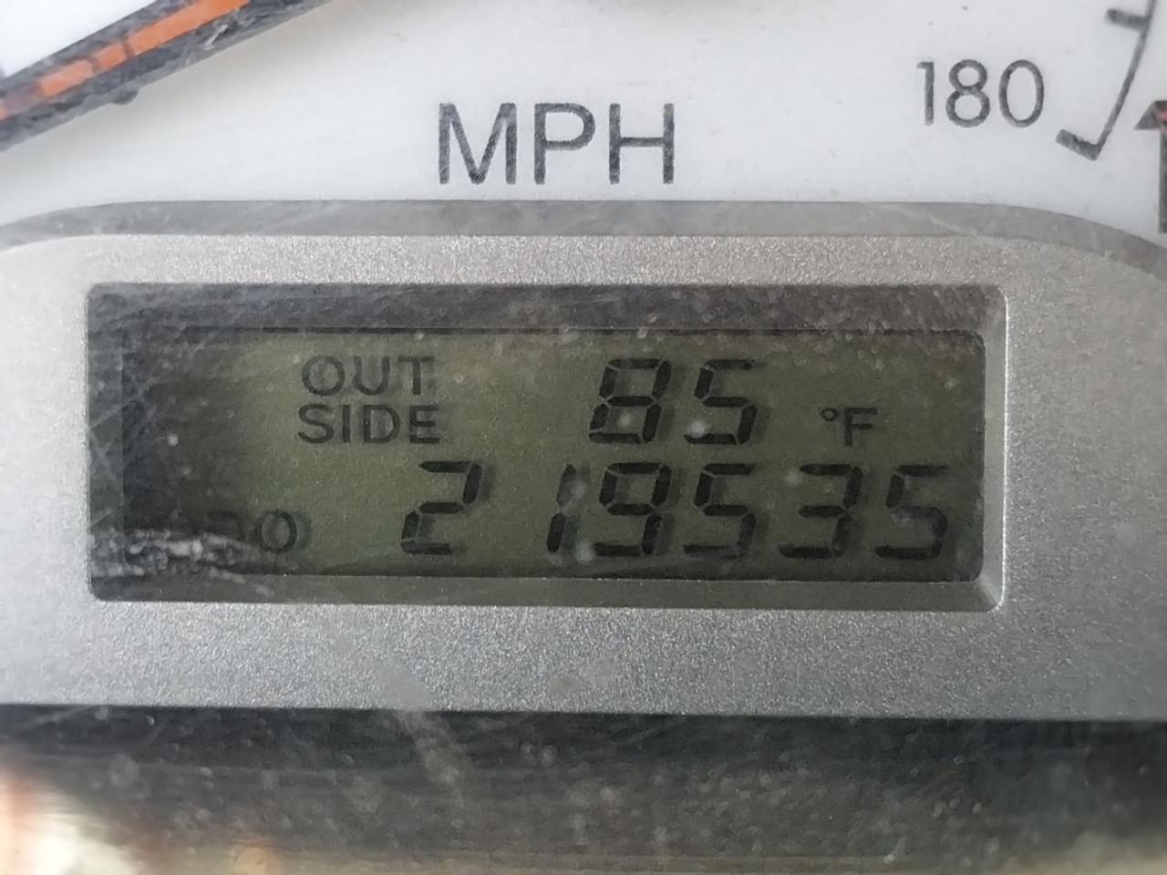 Photo 8 from auction – 2005 TOYOTA COROLLA CE with VIN 1NXBR32E95Z562533