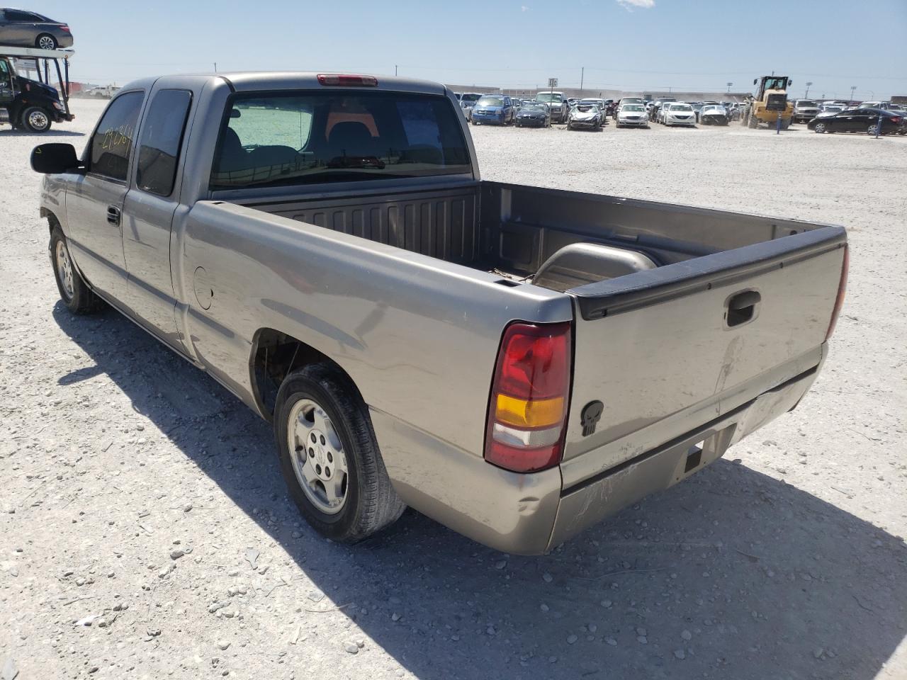 Photo 3 from auction – 2001 CHEVROLET SILVERADO with VIN 2GCEC19V111120123