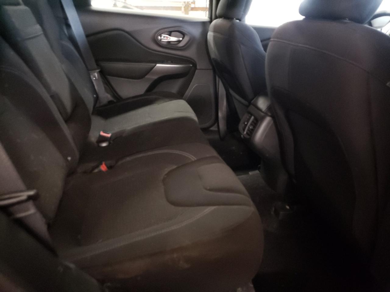 Photo 6 from auction – 2019 JEEP CHEROKEE L with VIN 1C4PJLCBXKD178262