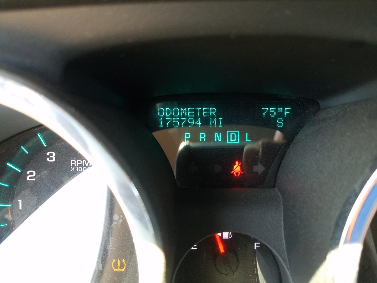 Photo 8 from auction – 2010 CHEVROLET TRAVERSE L with VIN 1GNLVFED5AJ214188