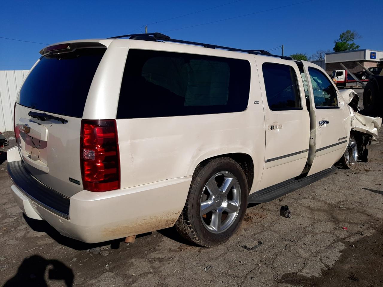 Photo 4 from auction – 2012 CHEVROLET SUBURBAN C with VIN 1GNSCKE06CR311606