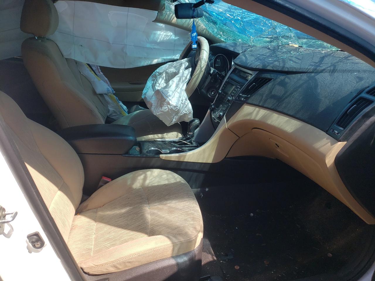 Photo 5 from auction – 2011 HYUNDAI SONATA GLS with VIN 5NPEB4AC9BH137024
