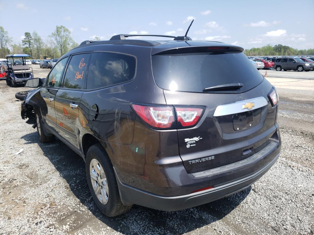 Photo 3 from auction – 2017 CHEVROLET TRAVERSE L with VIN 1GNKRFKD7HJ333438