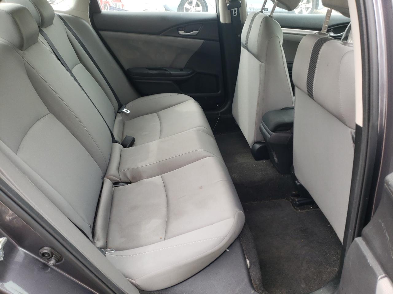 Photo 6 from auction – 2017 HONDA CIVIC LX with VIN 19XFC2F53HE015773