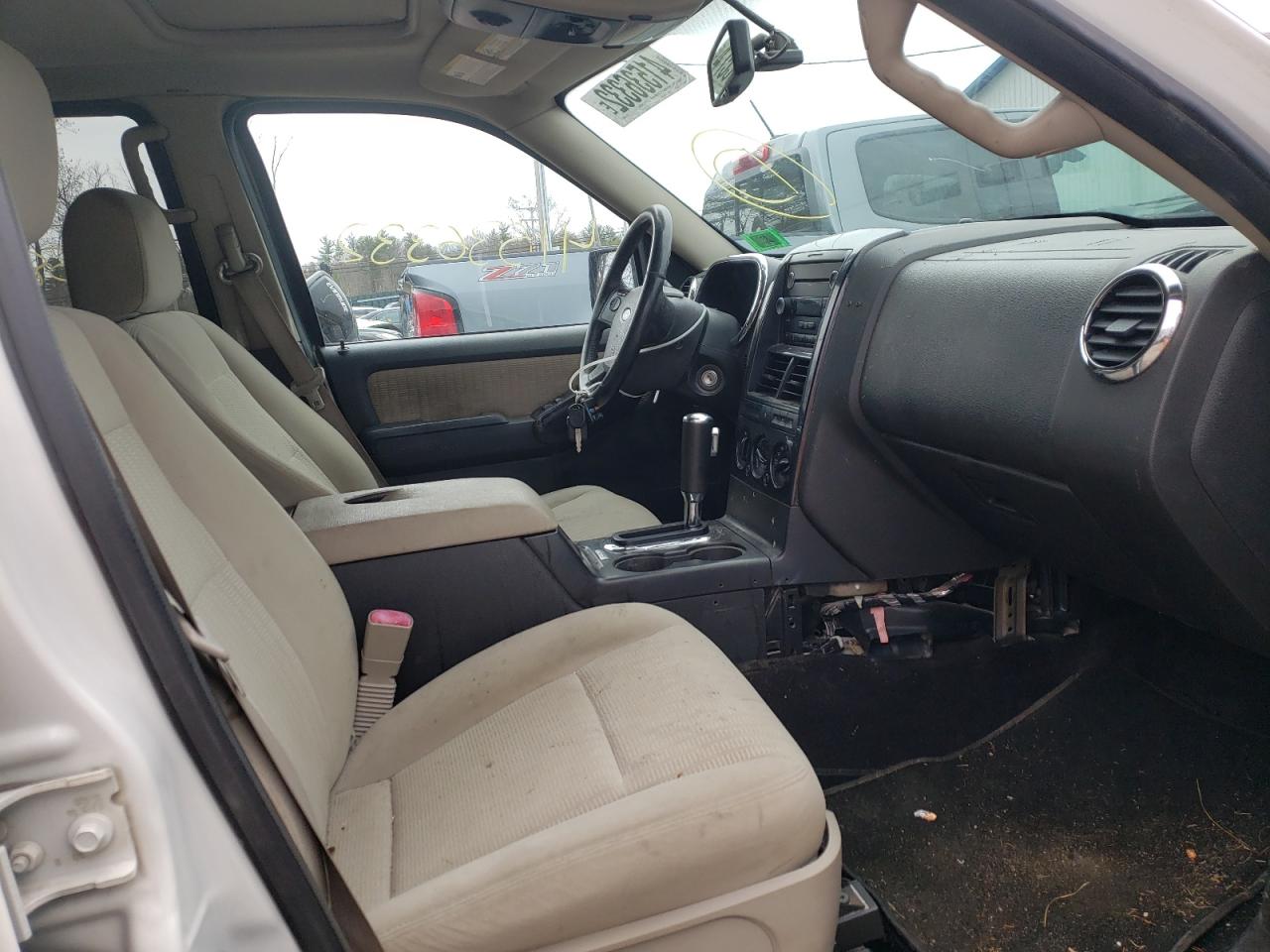 Photo 5 from auction – 2008 FORD EXPLORER X with VIN 1FMEU73E58UA84603