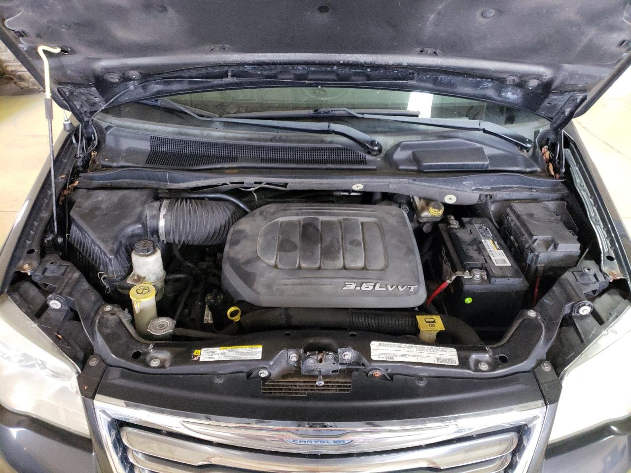 Photo 7 from auction – 2011 CHRYSLER TOWN & COU with VIN 2A4RR5DG8BR701728