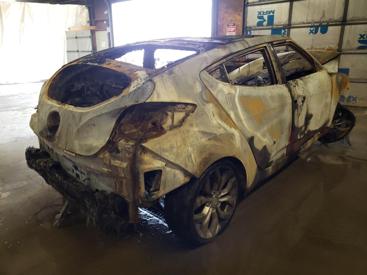 Photo 4 from auction – 2013 HYUNDAI VELOSTER with VIN KMHTC6AD7DU169161