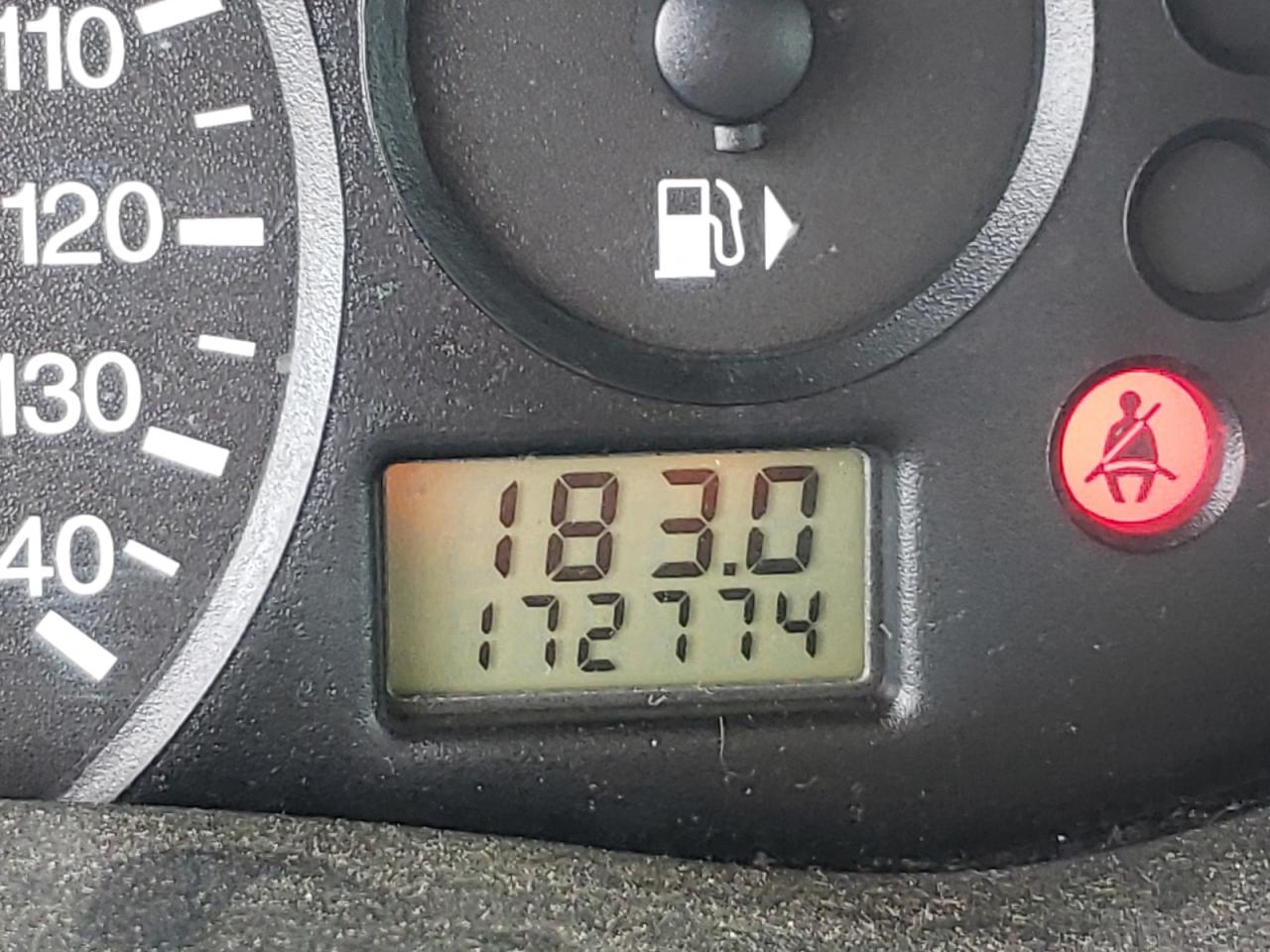 Photo 8 from auction – 2001 FORD FOCUS with VIN 1FAHP33P81W142545