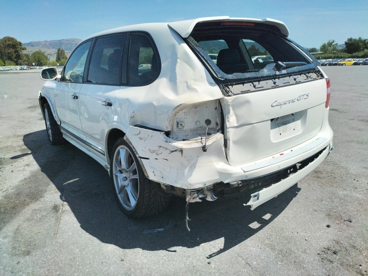 Photo 3 from auction – 2010 PORSCHE CAYENNE GT with VIN WP1AD2AP2ALA60005