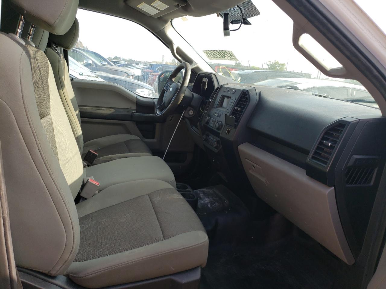 Photo 5 from auction – 2015 FORD F150 with VIN 1FTMF1C89FKE52260